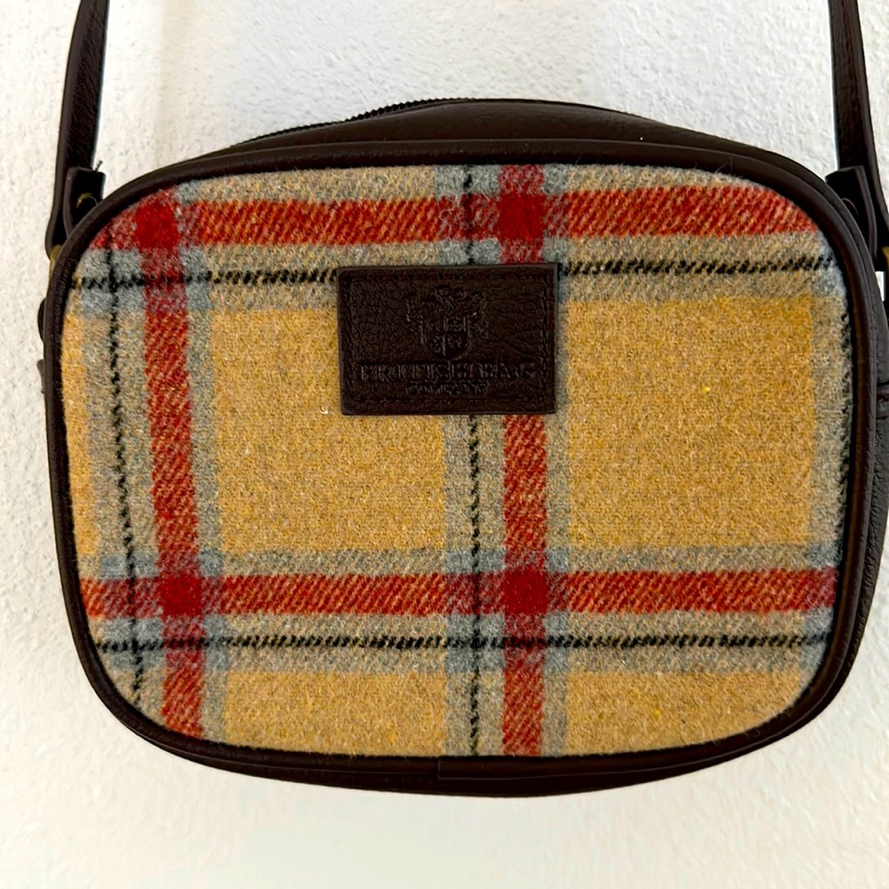 NWT Brown and plaid yellow British Bag Company shoulder bag